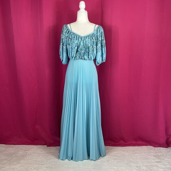 Vintage 70s Unbranded boho blousy blue peasant and pleats maxi dress, size med - Picture 1 of 6